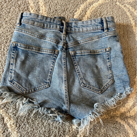 worn good shape - Picture 2 of 3